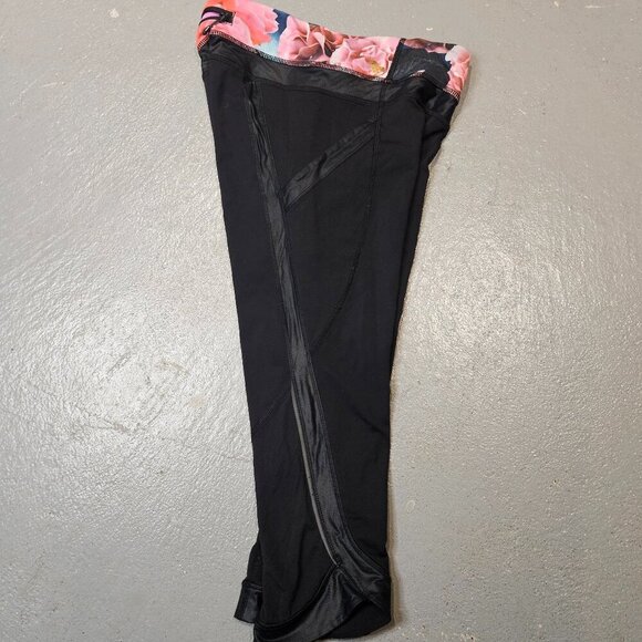Lululemon Chase Me Crop II Secret Garden sz4 - Picture 12 of 13